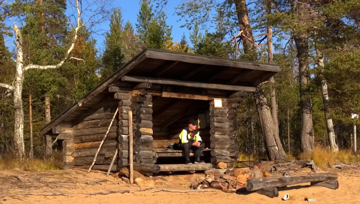 Miekojärvi - lauttakuljetus napapiirin järvellä Tornionjokilaaksossa. -  Lapin Villikala – Lapland Wild Fish – Miekojärvi Pello Lappi